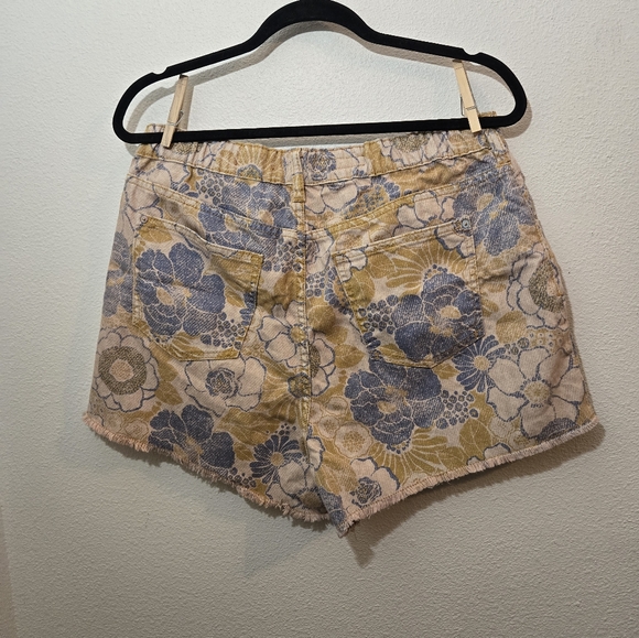 Pilcro Hi Rise Denim Floral Shorts Large - Picture 6 of 14